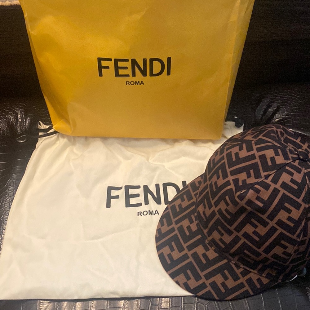 AUTHENTIC GENTLY USED IN PERFECT CONDITION FENDI SNAP BACK HAT